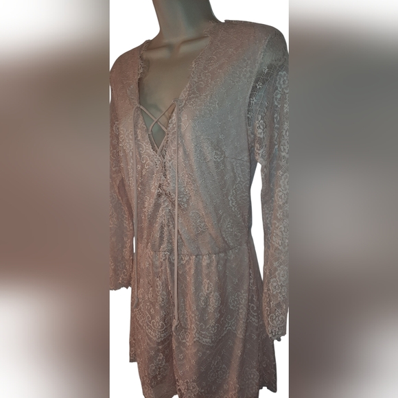 Charlotte Russe Lace Romper in Blush Pink - Picture 5 of 13